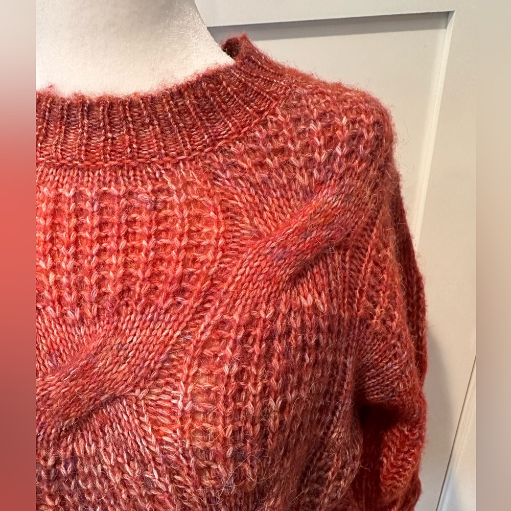 Lili Sidonio side S coral-pink cable knit crew neck sweater. Like new! - Picture 2 of 10